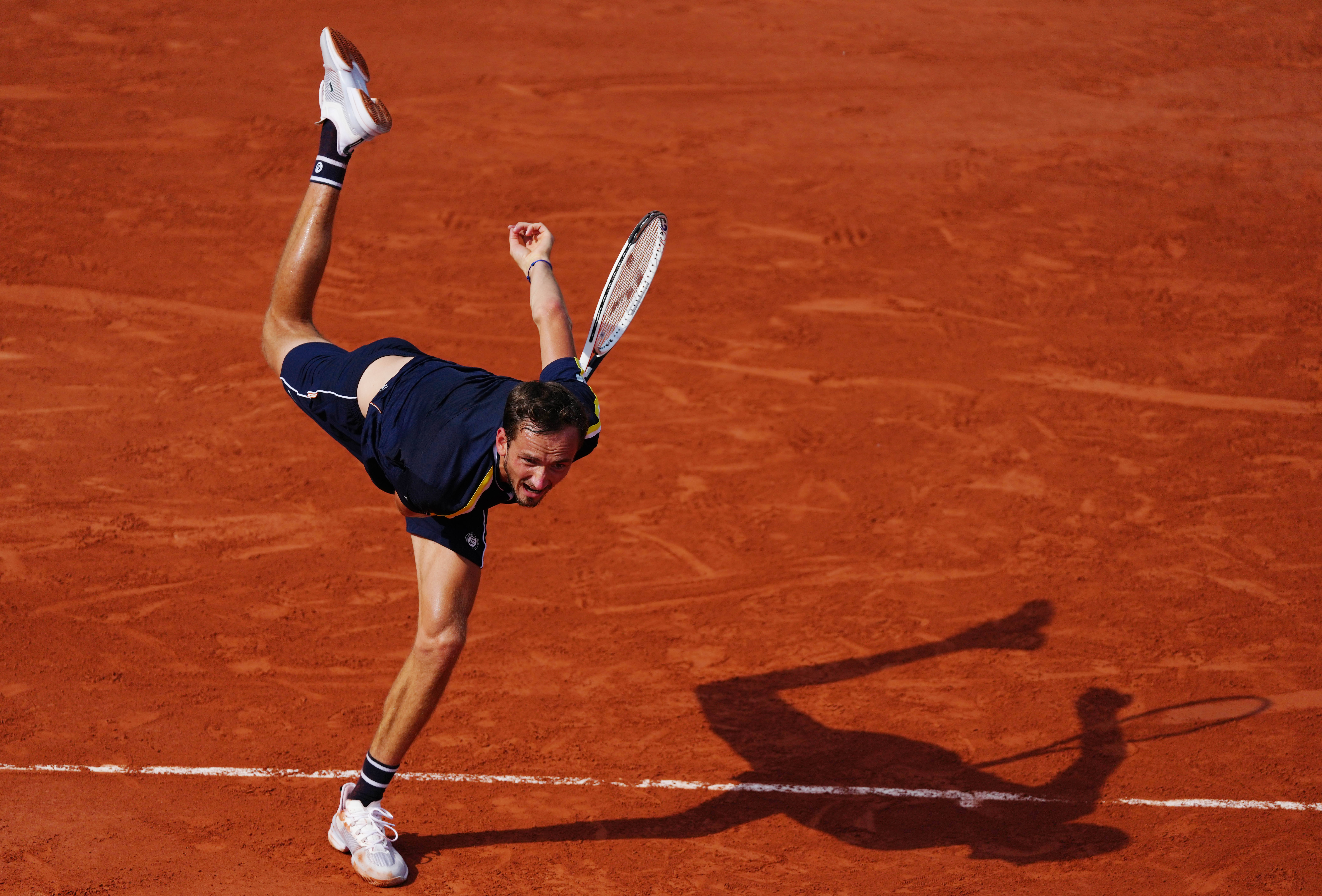 梅德韦杰夫发球局稳定的简单介绍